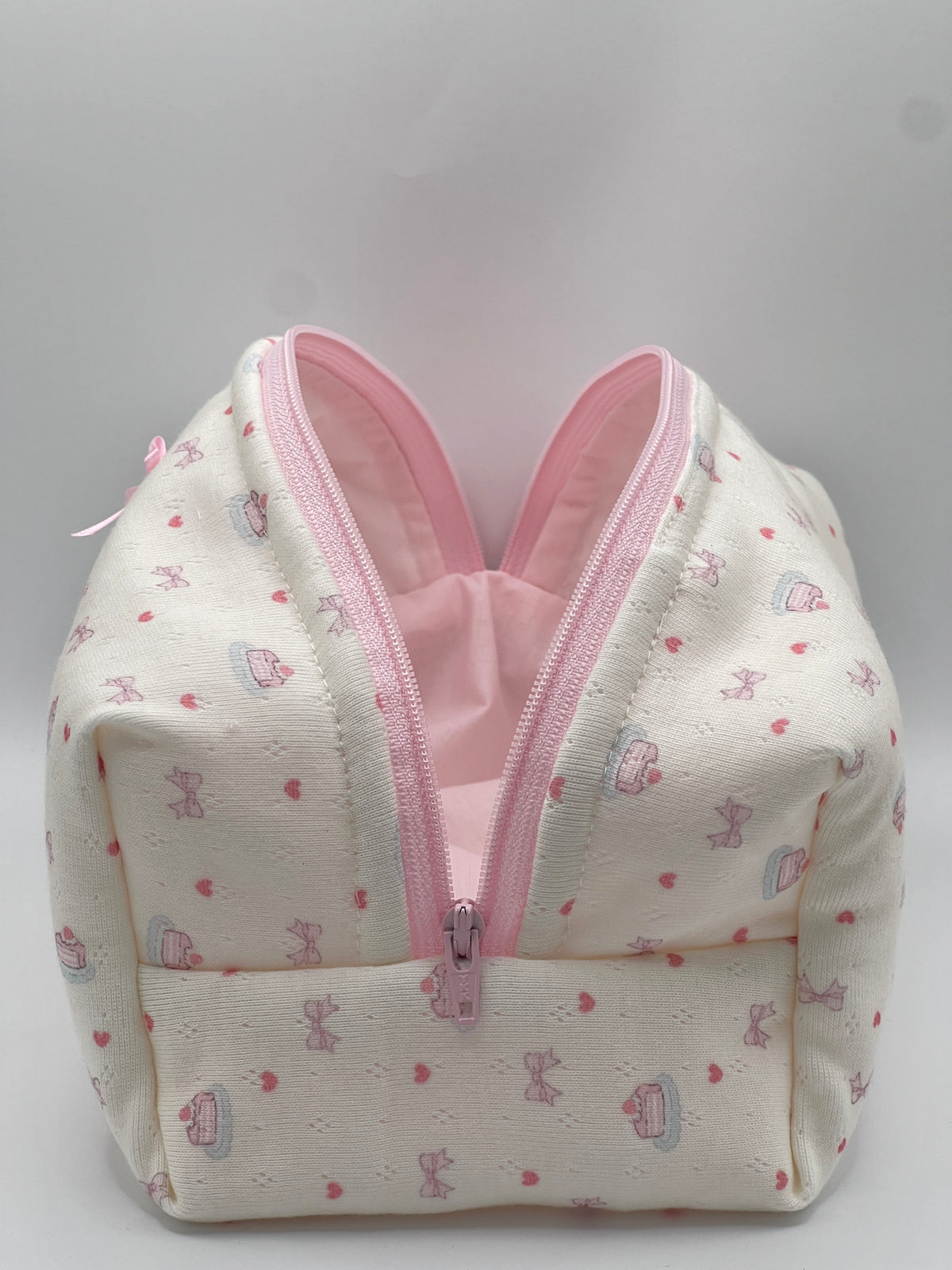 Beauty case cake