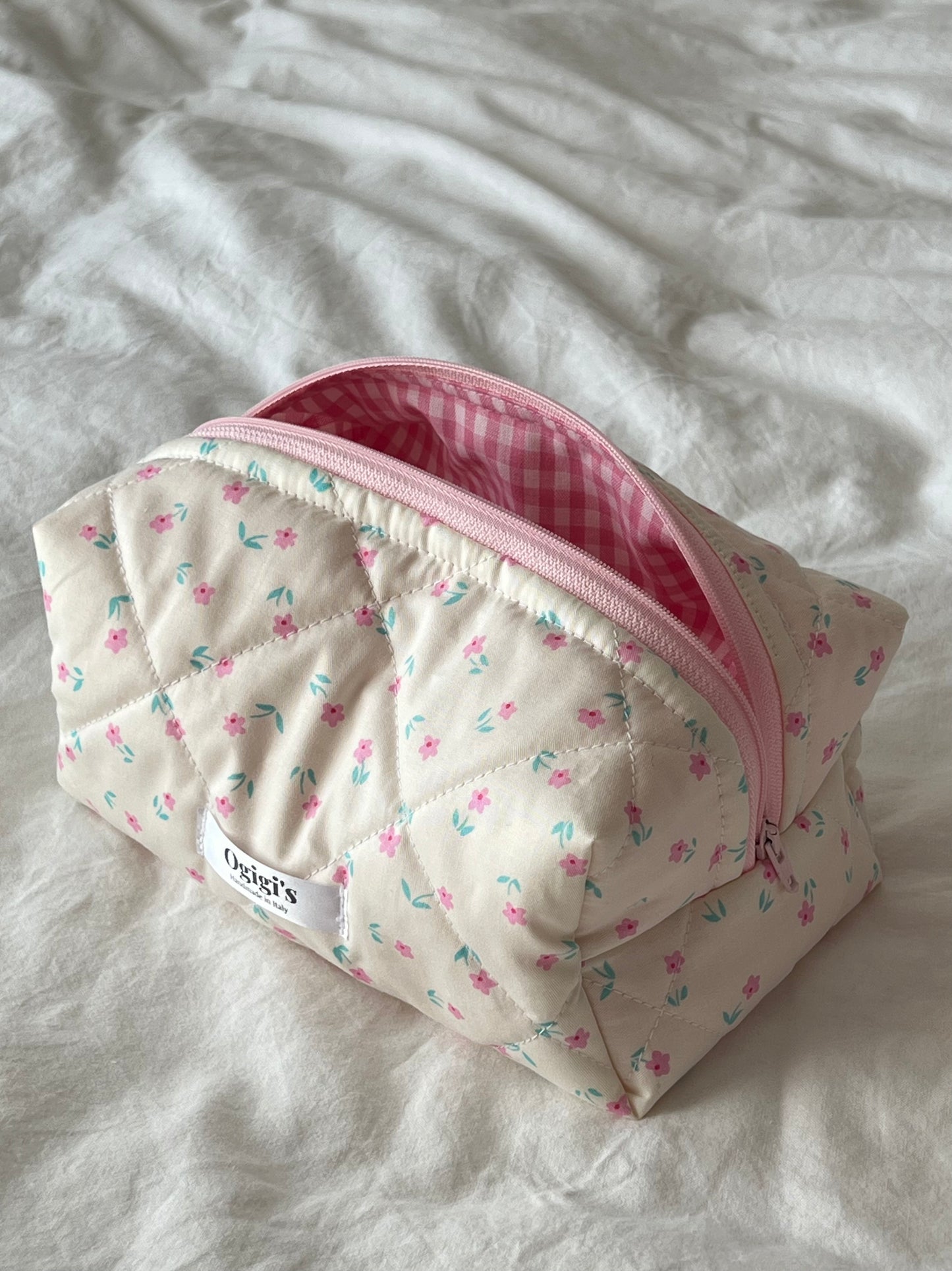 Beauty case tulips floral