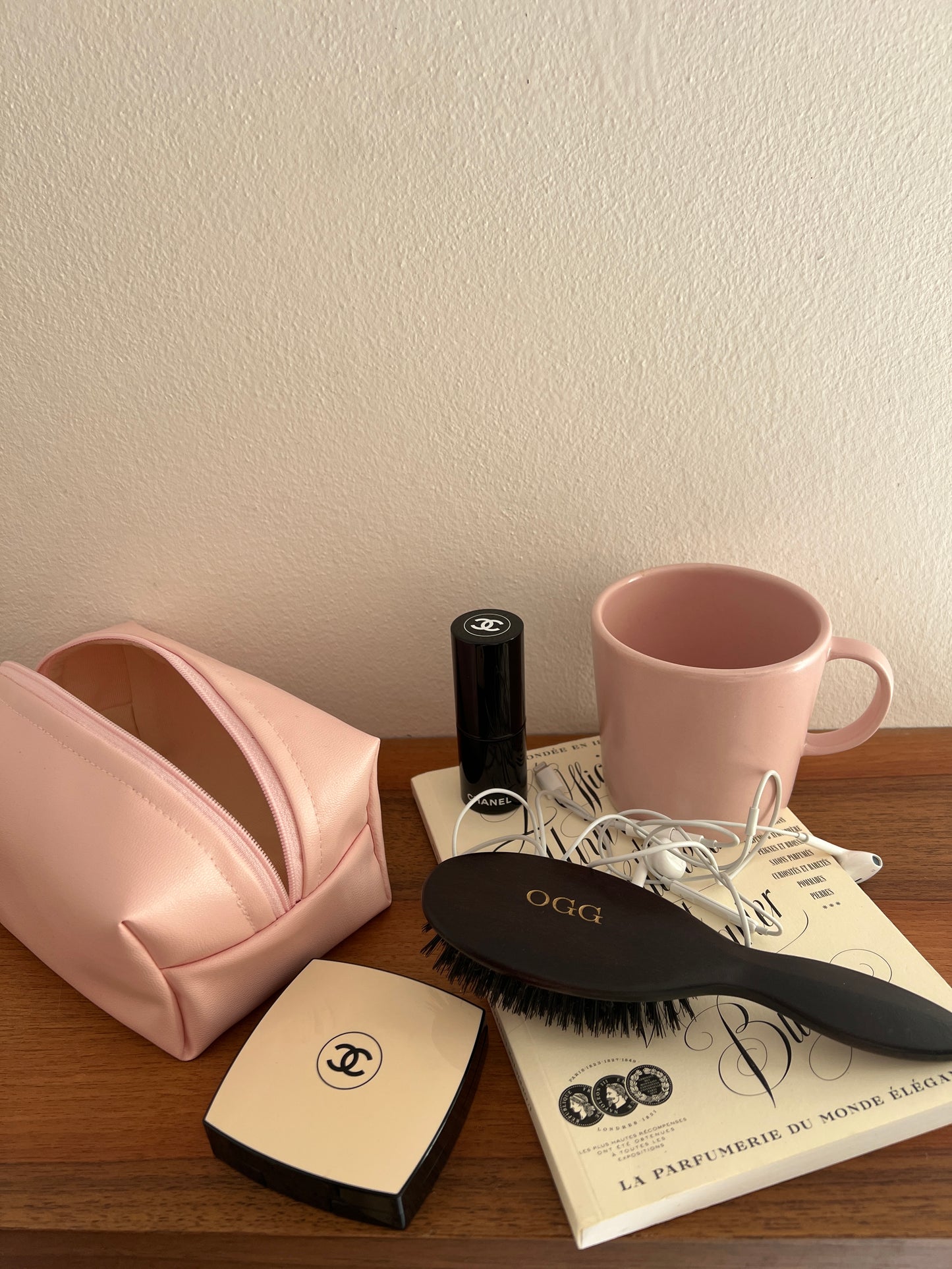 Beauty case vegan leather