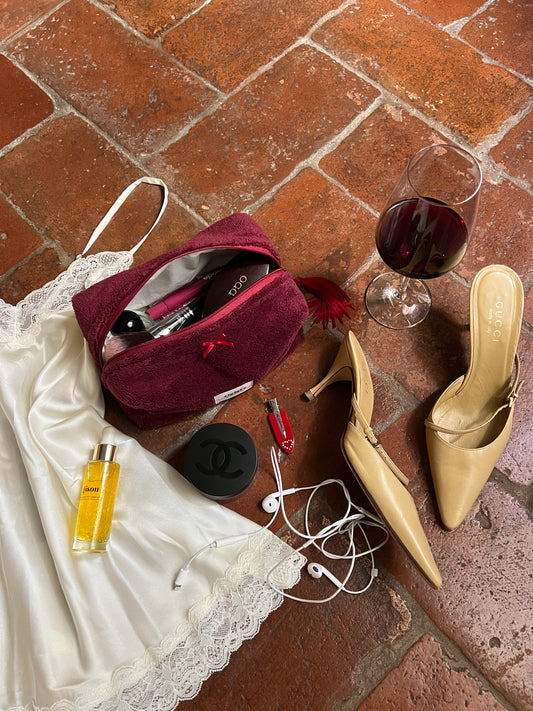 Teddy cherry red beauty case