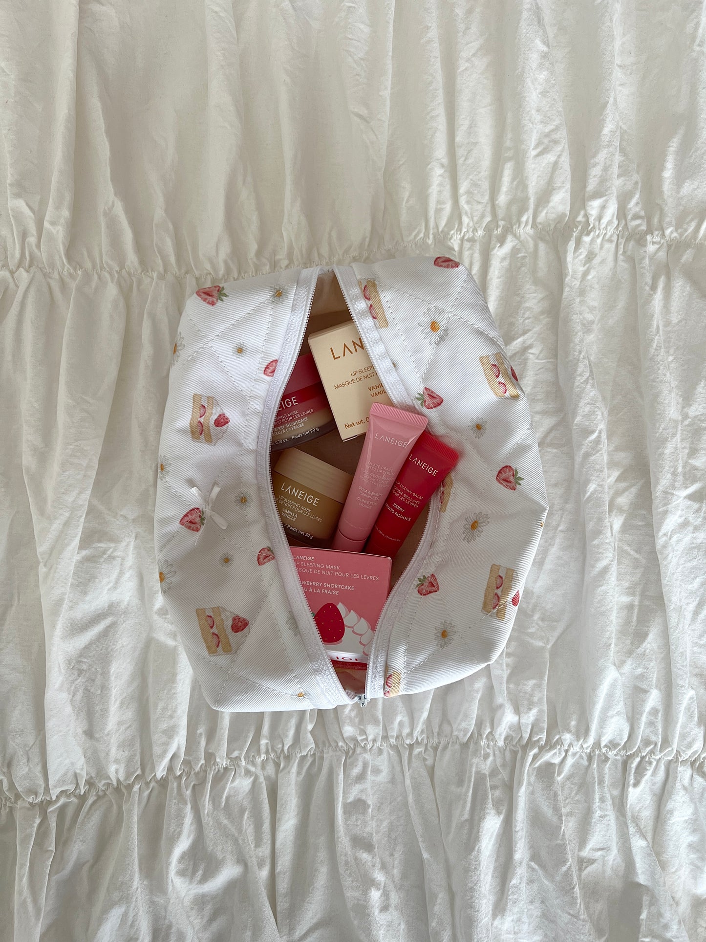 Beauty case berry cake