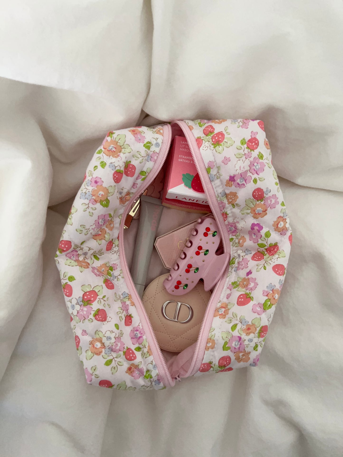 Beauty case berry bloom