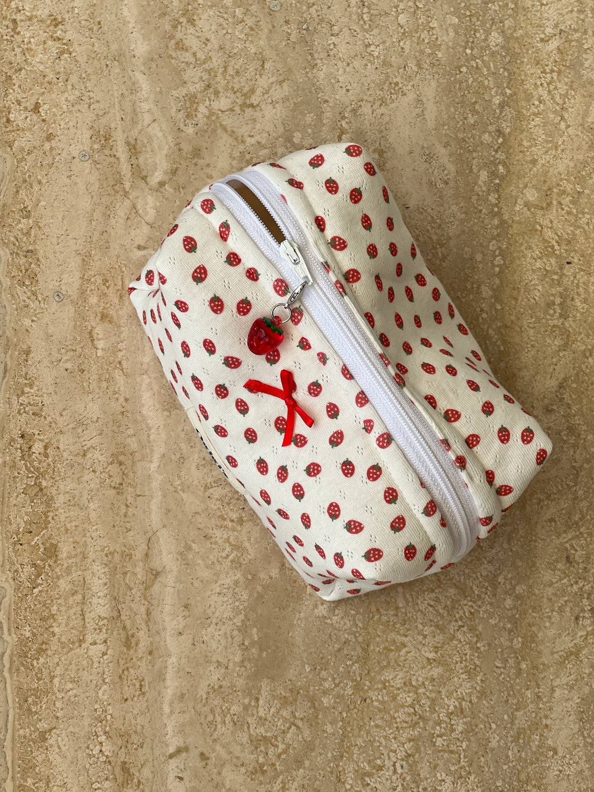 Beauty case tiny berry