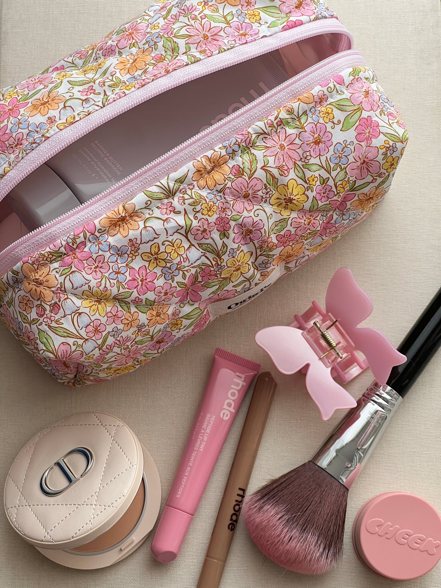 Beauty case flower field