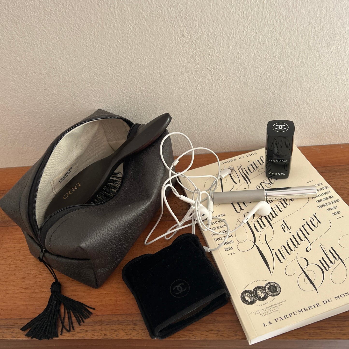 Beauty case vegan leather