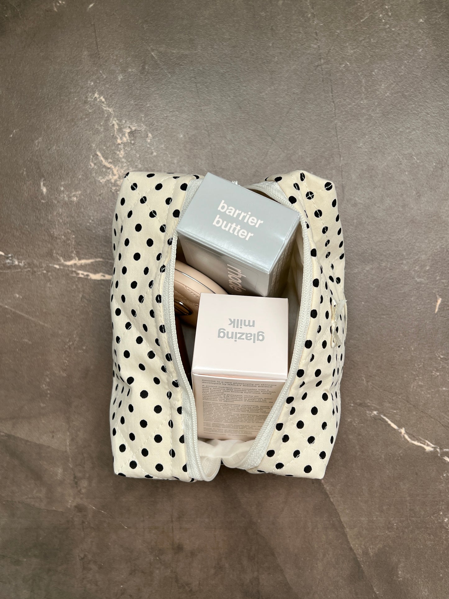 Beauty case dots