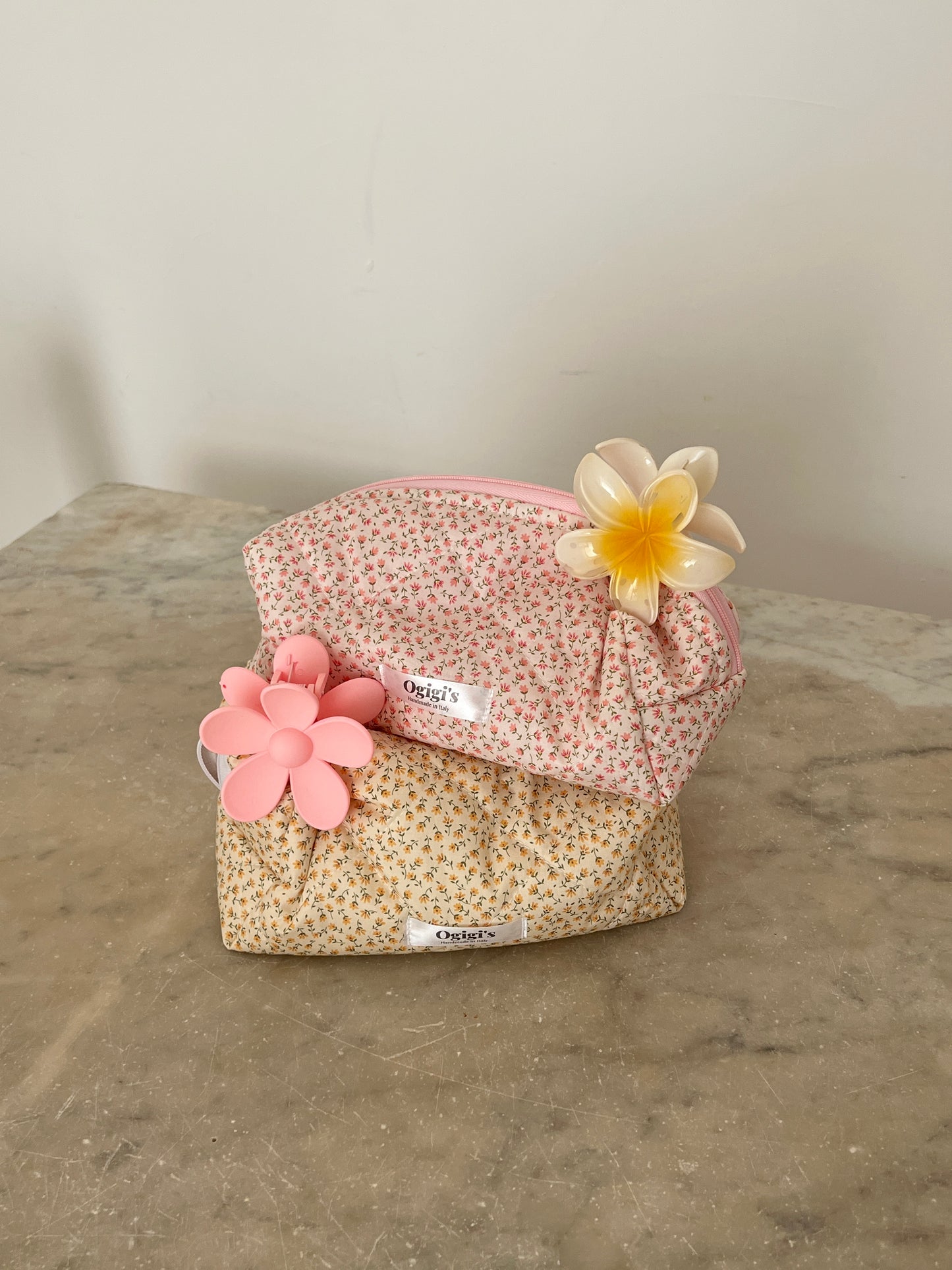 Ditsy floral beauty case